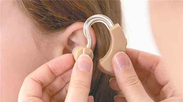 戴助听器或能延缓痴呆